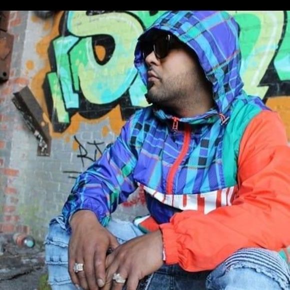 Meet your Posher, Poe - Picture 1 of 1